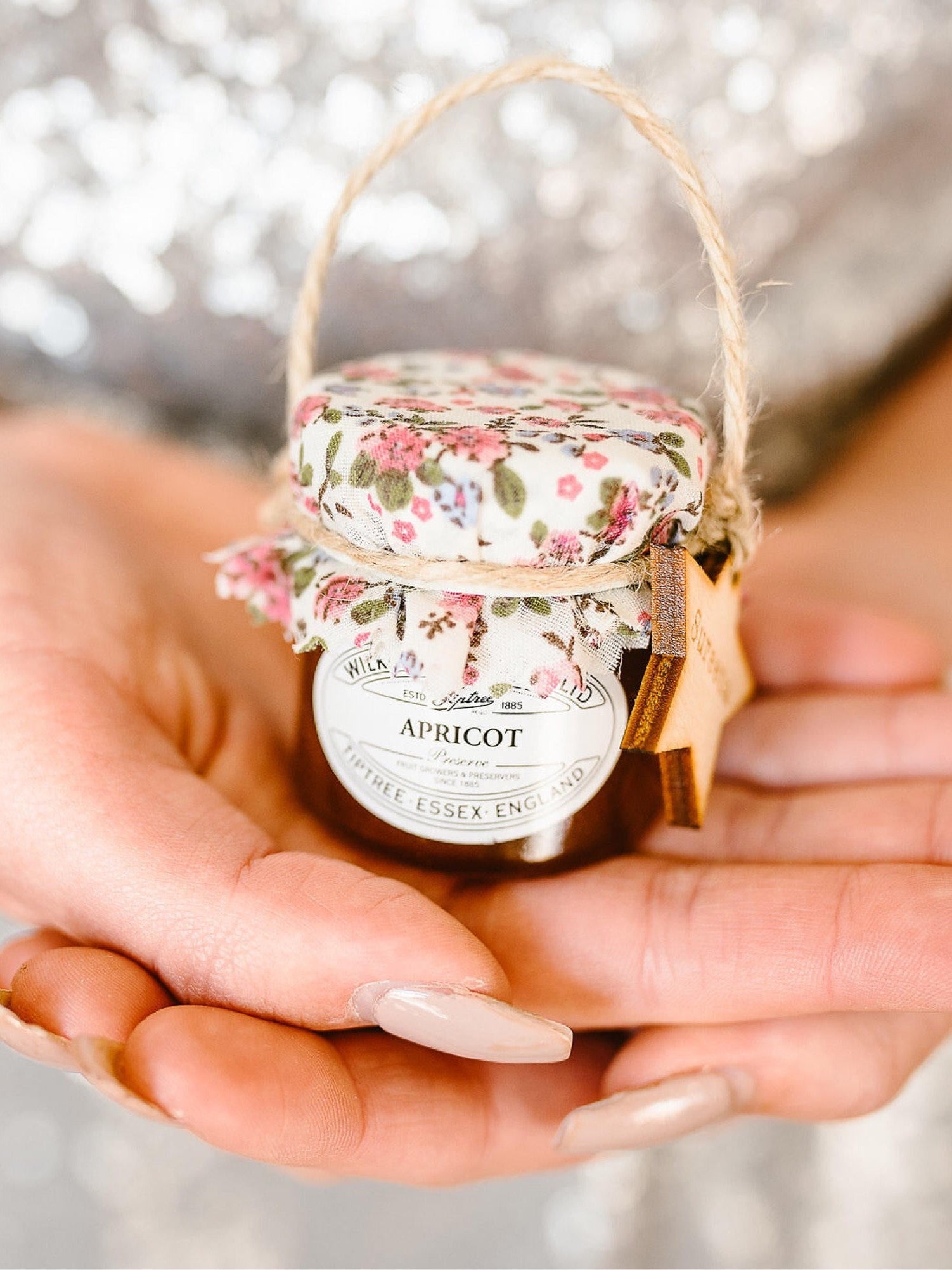 A small pot of jam wedding favour
